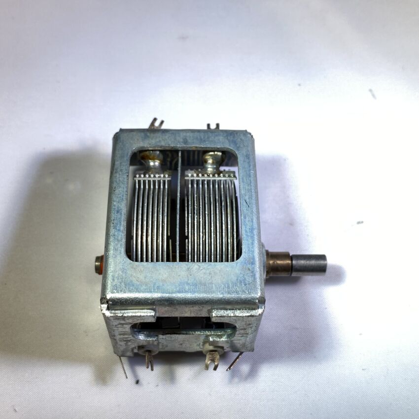 Buy Variable capacitor 2 sections 264pF + 266pF right side