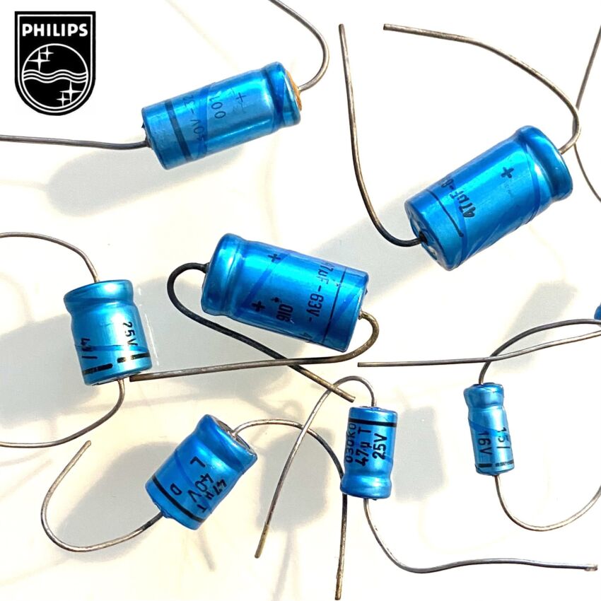Philips Aluminum electrolytic capacitors miniature / small  6.3 - 100V Axial