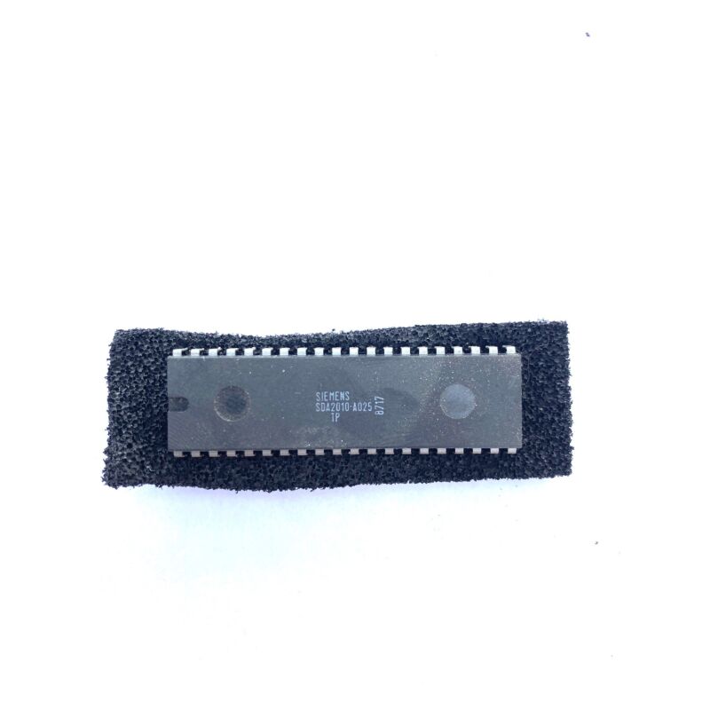 SIEMENS SDA2010 application-oriented single-chip microcomputer