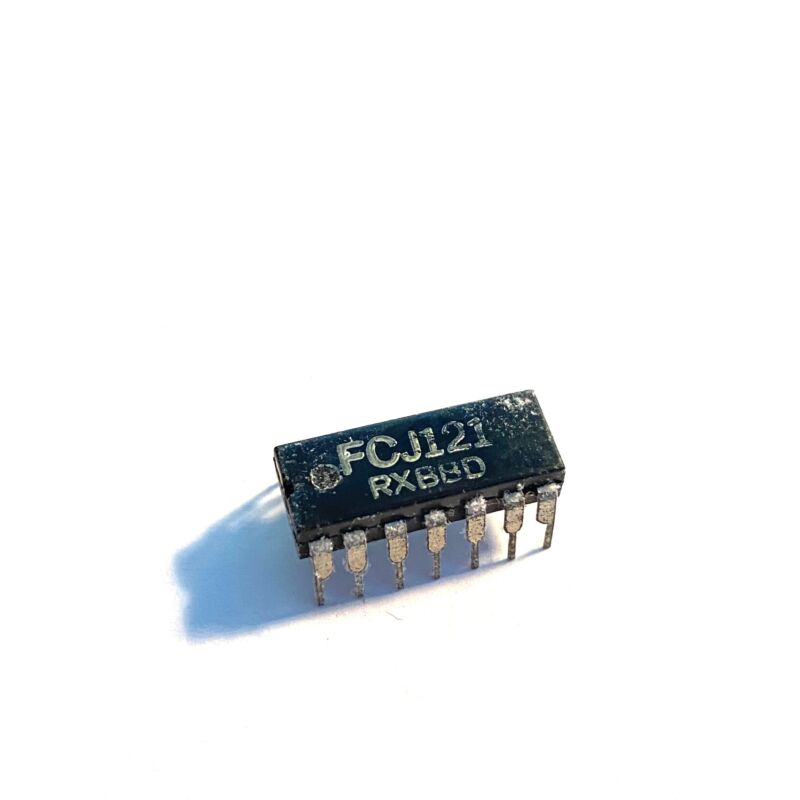 Mullard FCJ121 - DTL Dual J-K Master-Slave Flip-Flop - DIP14