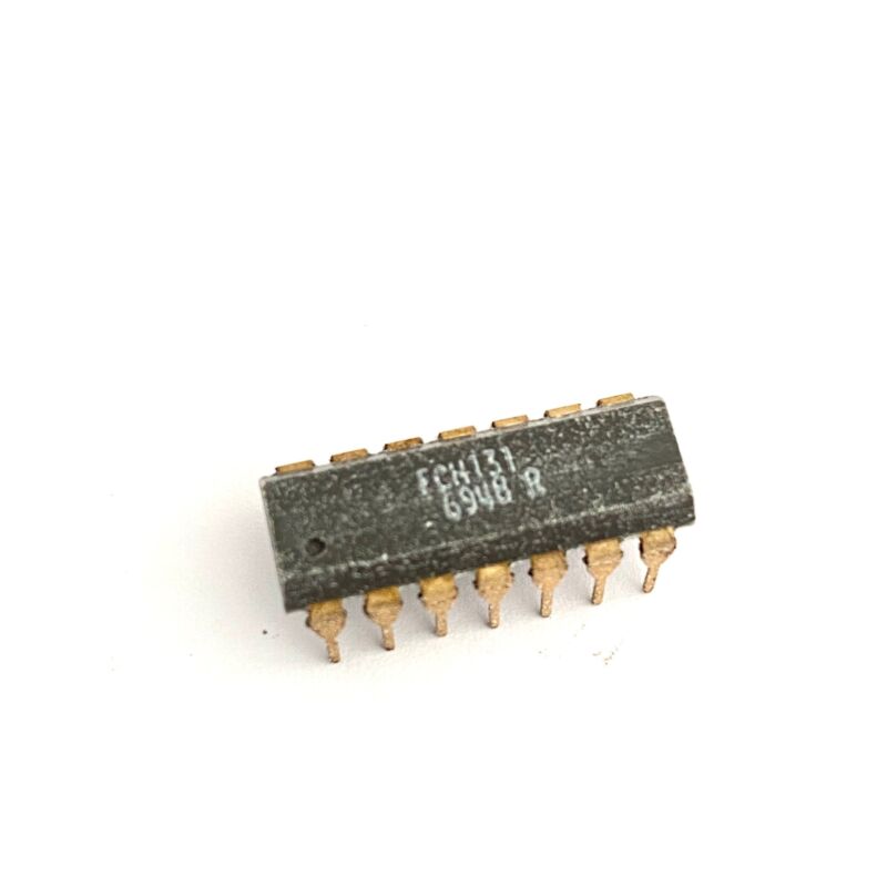 Mullard FCH131 - Dual 4-input NAND gate (with RC) - DIP14