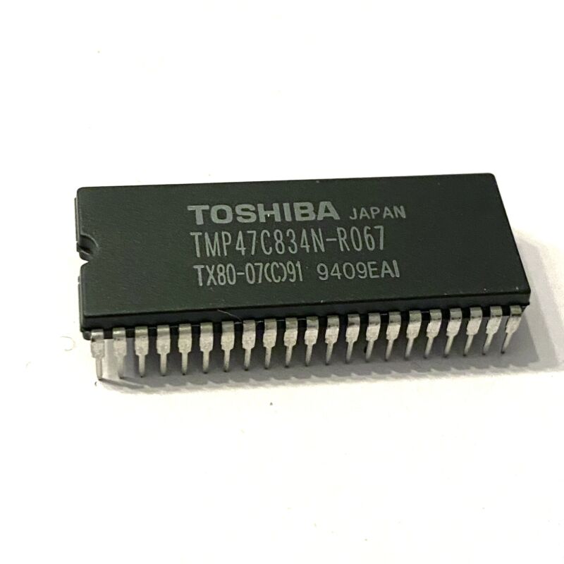 Toshiba TMP47C834N-R067 CMOS 4-bit Microcontroller
