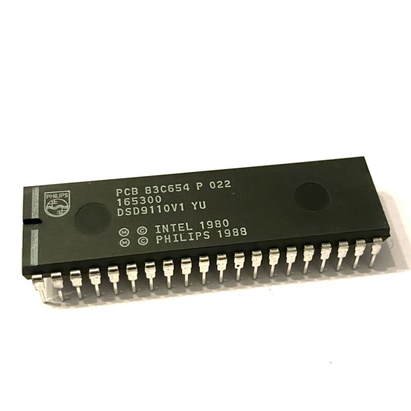 Philips PCB83C654-P022 CMOS Single-Chip 8-Bit Microcontroller