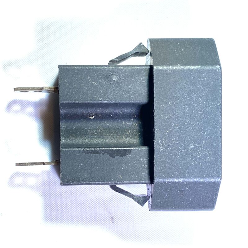 Powercord outlet - panel mount - AMP plug connectors -  250VAC / 2,5A - snap-in