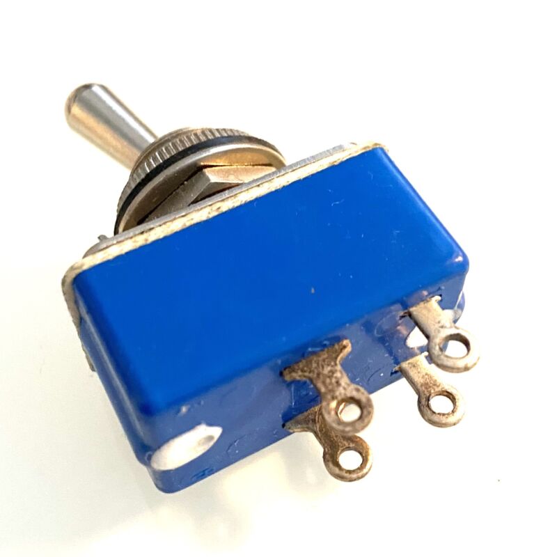 Toggle switch APR 2-pole on/off panel mount