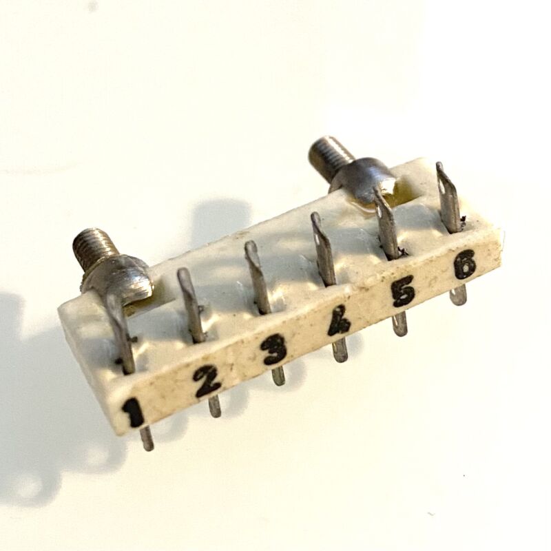 Wirepost 6-pole ceramic on bolts M3