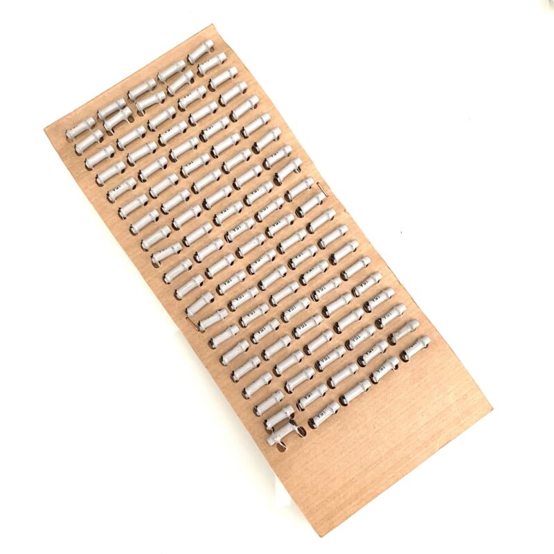 Ingelen Ceramic dogbone capacitor 15pF - 10% - 500V - card with 100 pieces