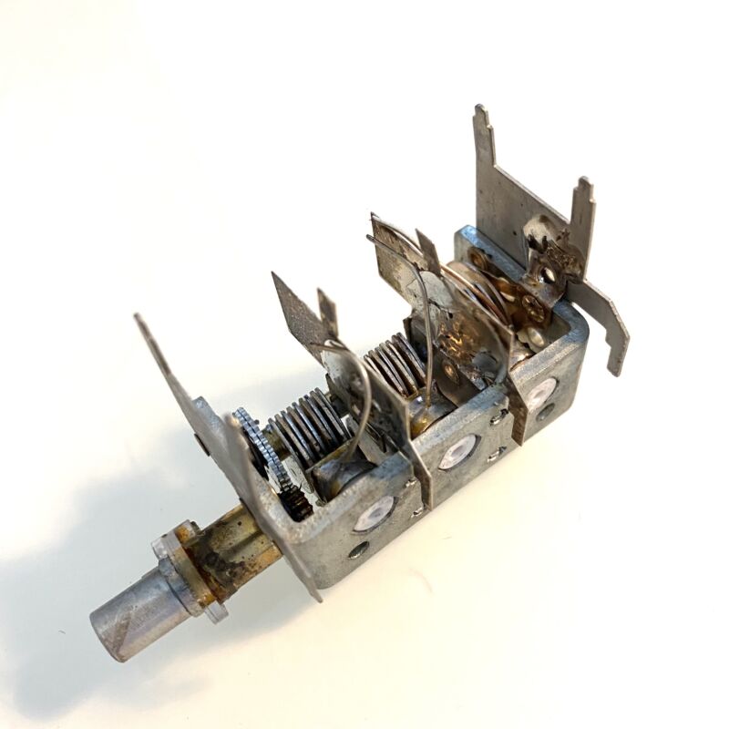 Variable capacitor 3 sections 16pF