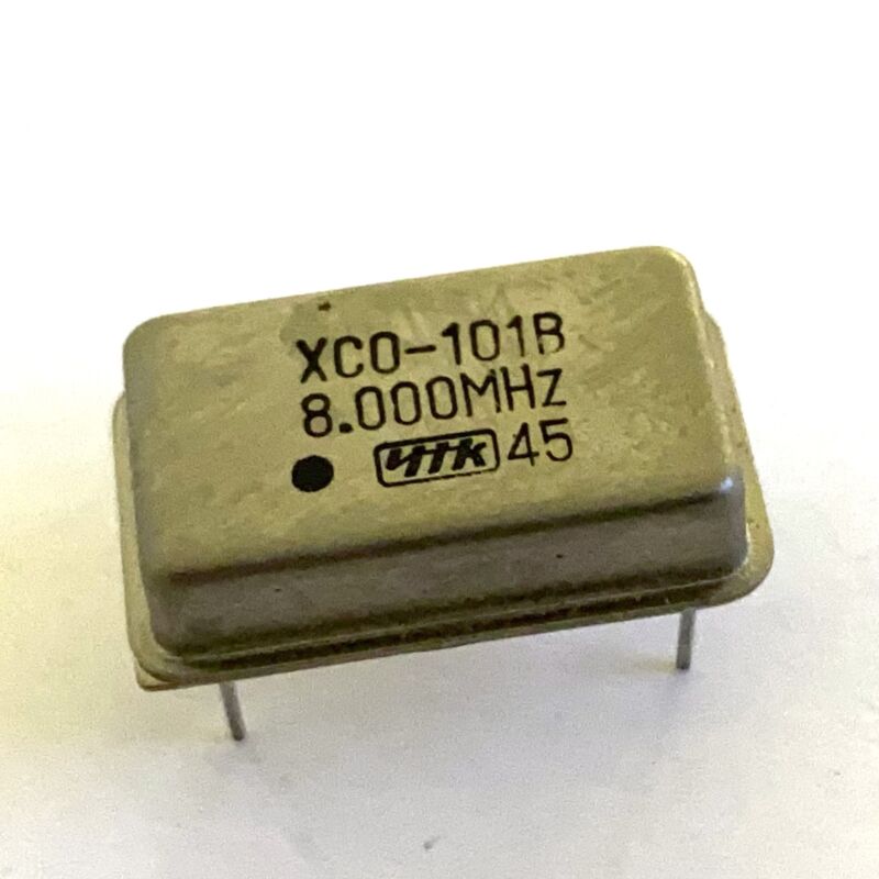 XCO-101B 8.000 MHz Crystal oscillator