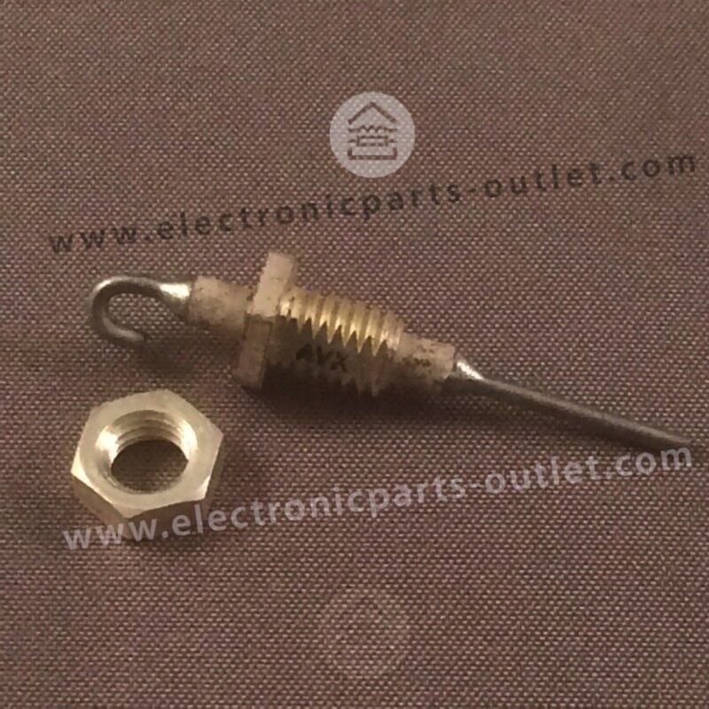 Doorvoer C 500pF  Verzilverd, schroef model met soldeerhaak