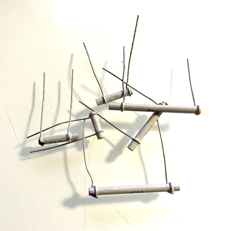 ceramic dogbone capacitor 500V