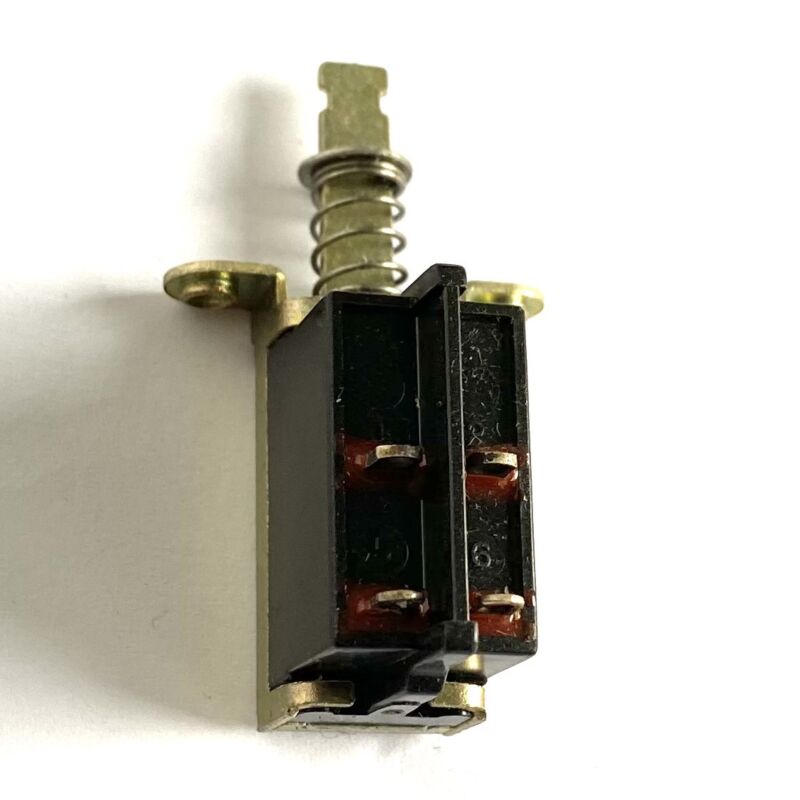 Matsushita SS-13 PUSH SWITCH DPST LATCHING ON OFF 5A 240VAC M3 MOUNT SOLDER TAG