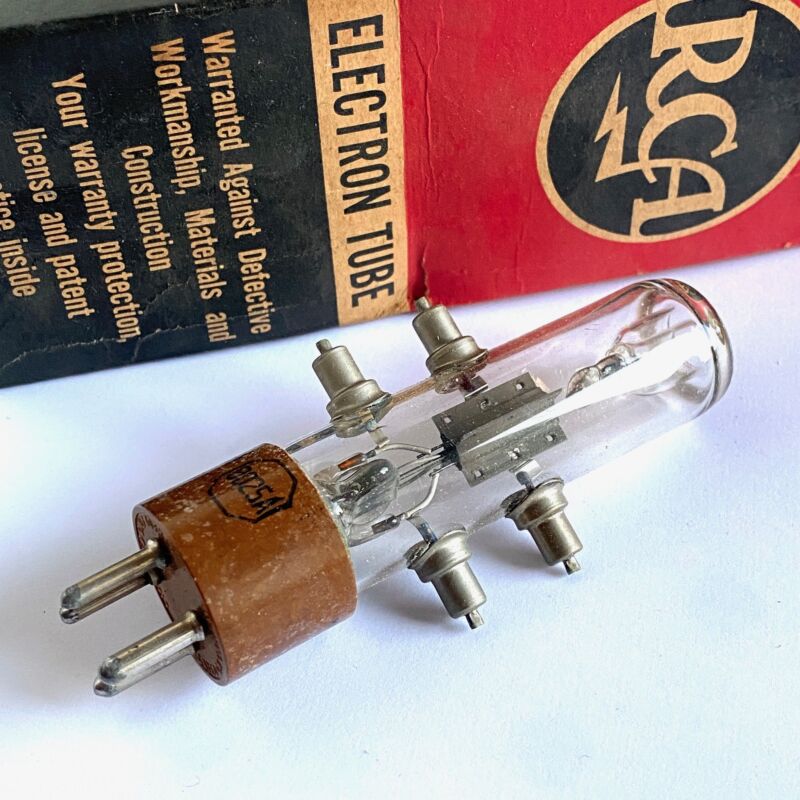 RCA 8025A Transmitting Triode, air cooled  UHF