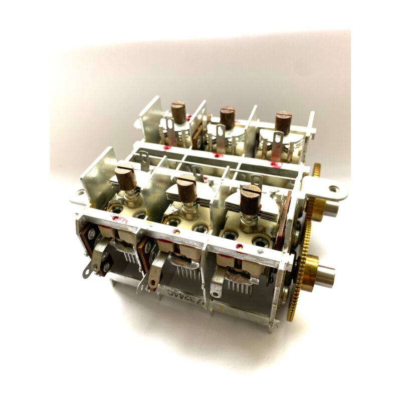 Varco 6 voudig 5x 13,5 - 56,6 pF + 1x 16 - 67,6 pF   NSN 5910-00-242-4860