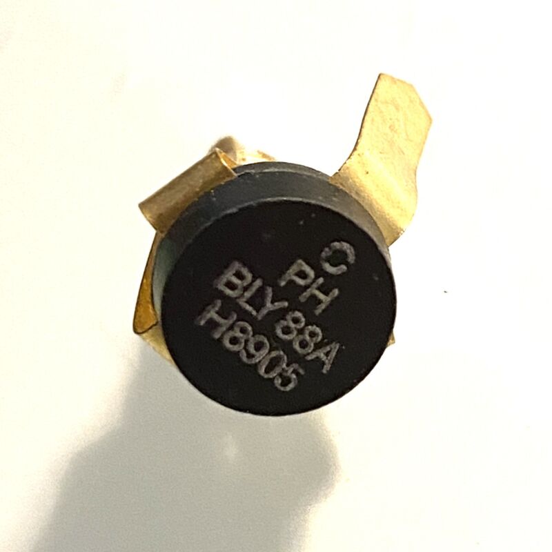 BLY88A HF transistor SOT-48_UNF NPN 18 V 2.5 A