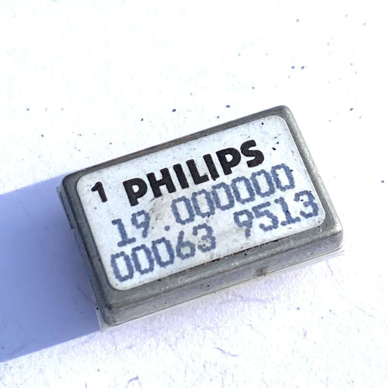 Philips 00063 9513 crystal oscillator 19MHz