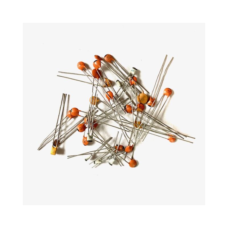 Ceramic plate capacitors, various values 0.68pF - 82nf  (various manufacturers)
